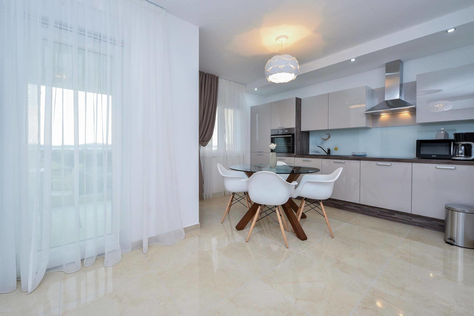 ביבינייה Luxury Apartment 1 Villa Arta מראה חיצוני תמונה