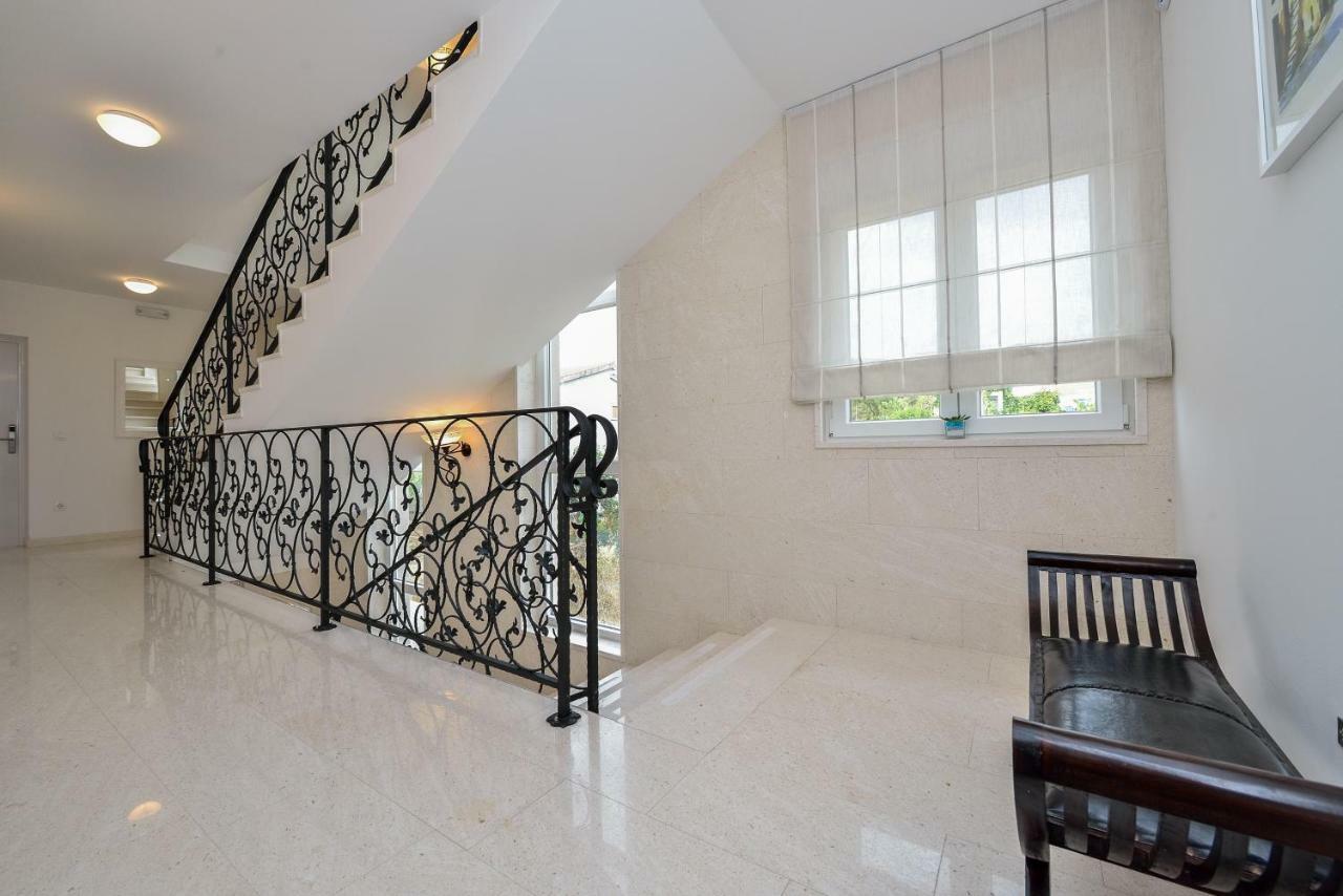 ביבינייה Luxury Apartment 1 Villa Arta מראה חיצוני תמונה